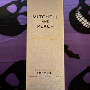 Mitchell and Peach English Leaf Body Oil